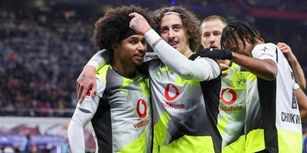 一场2-2，上演补时绝平，德甲第二掉链子，被拜仁甩开，争冠悬了