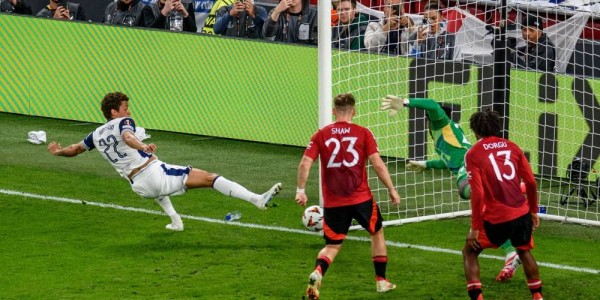 曼联之殇，十年败光爵爷家底，乱象成因