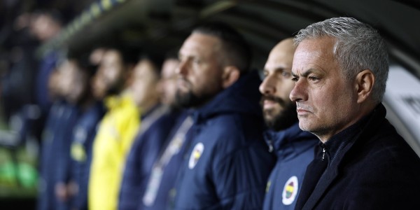 违约金来了，1500万！穆里尼奥与费内巴切闹翻，德甲神帅来替！