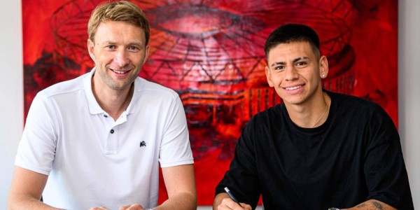 曼城天才中场埃切维里加盟勒沃库森，三方皆大欢喜