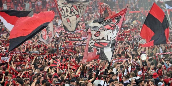 欧冠生死战！德甲豪强勒沃库森VS英超劲旅纽卡斯尔联，这场“进球大战”谁能笑到最后？