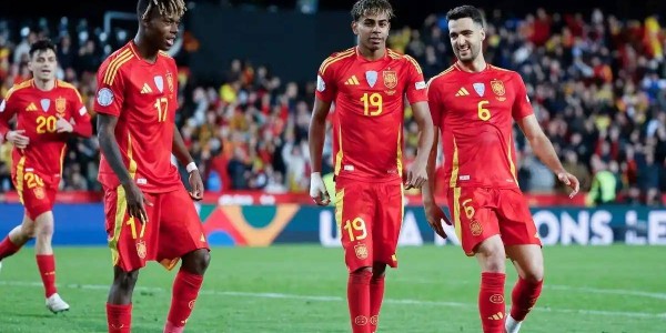 随着皇马2-1，塞维利亚4-0，三队进争冠，西甲最新积分榜如下