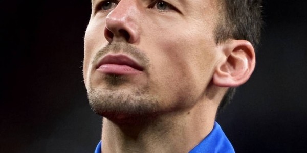 西甲1夜变天！巴萨惨败塞维利亚丢榜首，皇马2分领跑，马竞第6