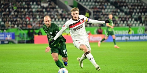 33岁曼联旧将闪耀德甲，沃尔夫斯堡主场2-1险胜圣保利终结两连败