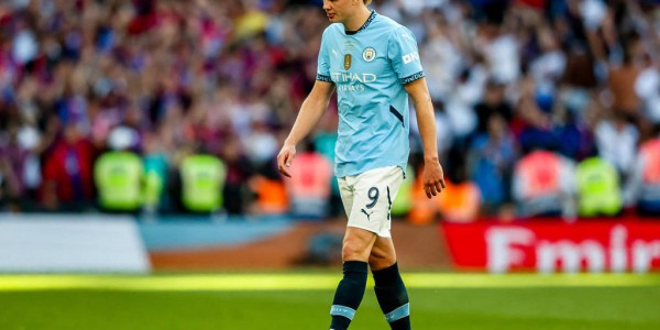 比赛日：哈兰德让点球曼城四大皆空 德甲法甲大结局