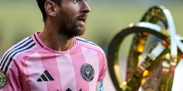 欧冠和国际足联主席都发文好评梅西！