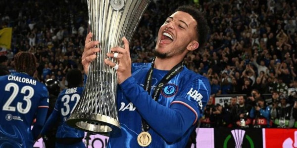 桑乔面临双向选择，降薪留在切尔西，或回曼联坐冷板凳