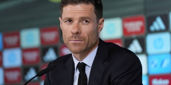 重磅！小因扎吉登陆沙特，联手旧部米林，首战即对决皇马！