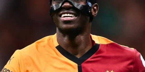 沙特3年1.2亿欧元签奥斯梅，德佬一年巨亏2500万欧，拒绝加盟曼联